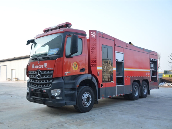 12噸奔馳壓縮空氣泡沫消防車