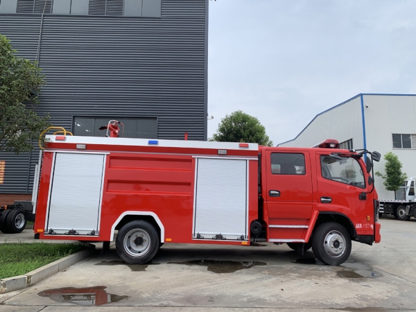 東風(fēng)5噸泡沫消防車