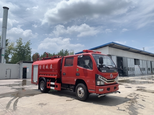 東風(fēng)雙排遠(yuǎn)程供水車